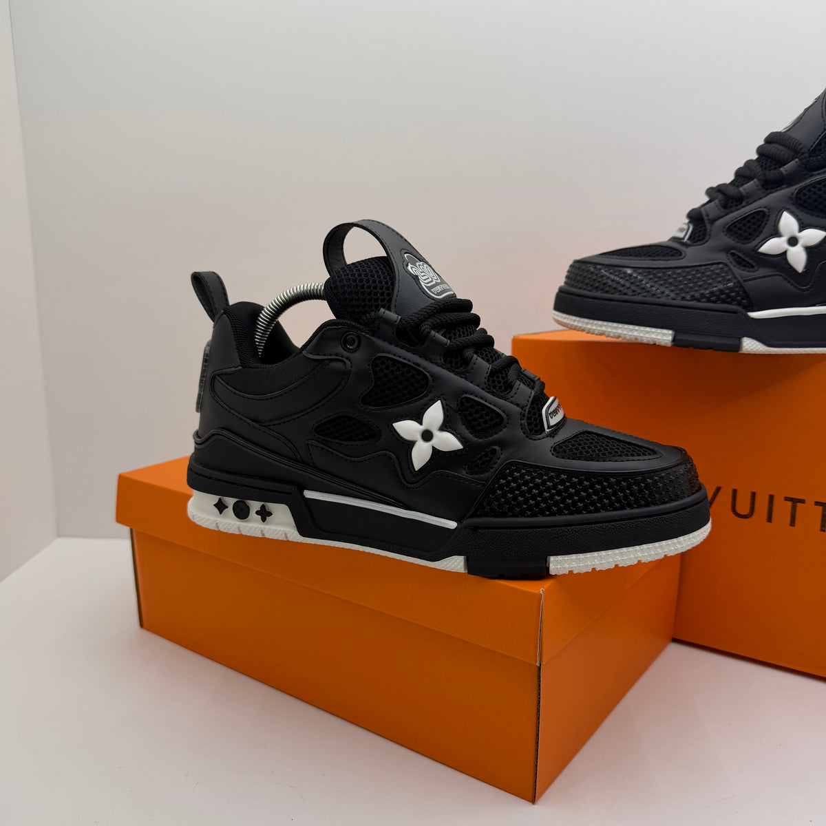 LV SKATE PRETO ⚫️