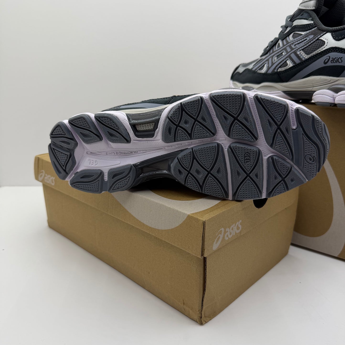 ASICS QUANTUM GEL NEW MODEL🤯