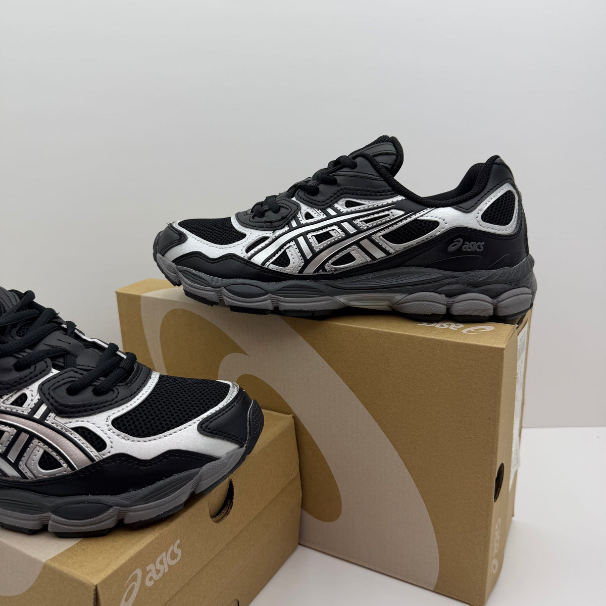 ASICS GEL NYC 2026