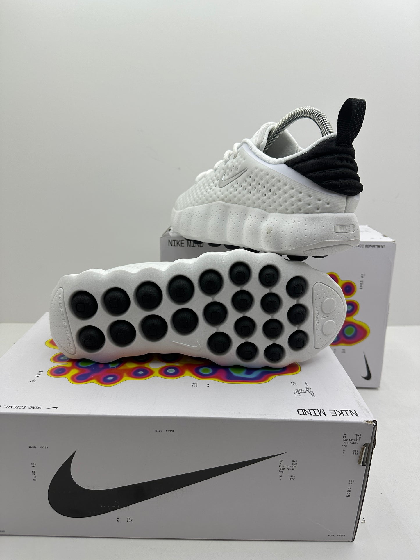 Zapatilla Nike Mind White & Black