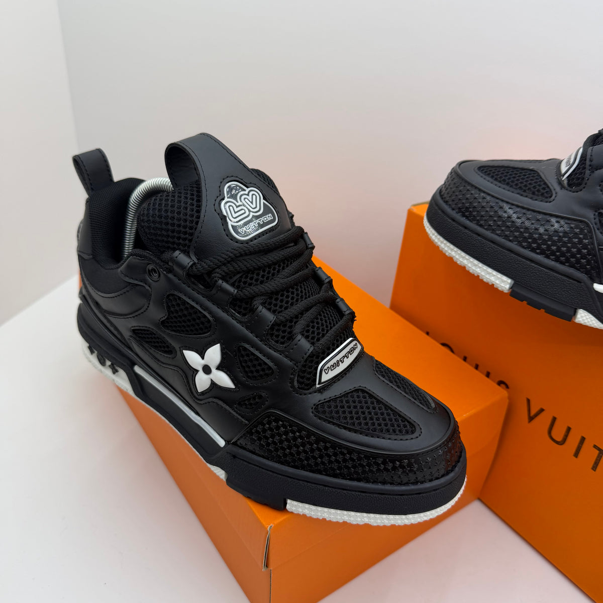 LV SKATE PRETO ⚫️