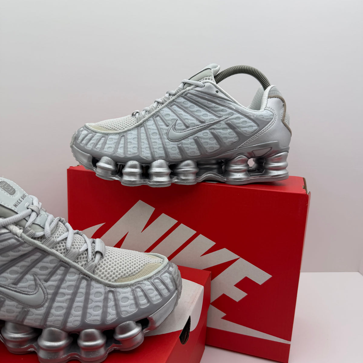 NIKE SHOX TL PLATINA 2026 🪙