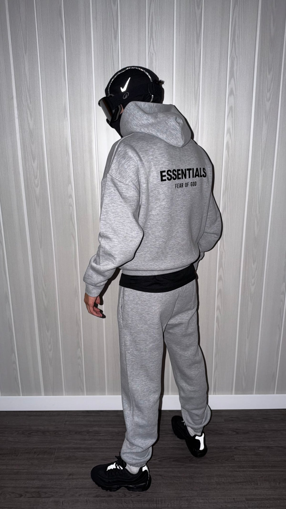 CONJUNTO ESSENTIALS GREY 🪙