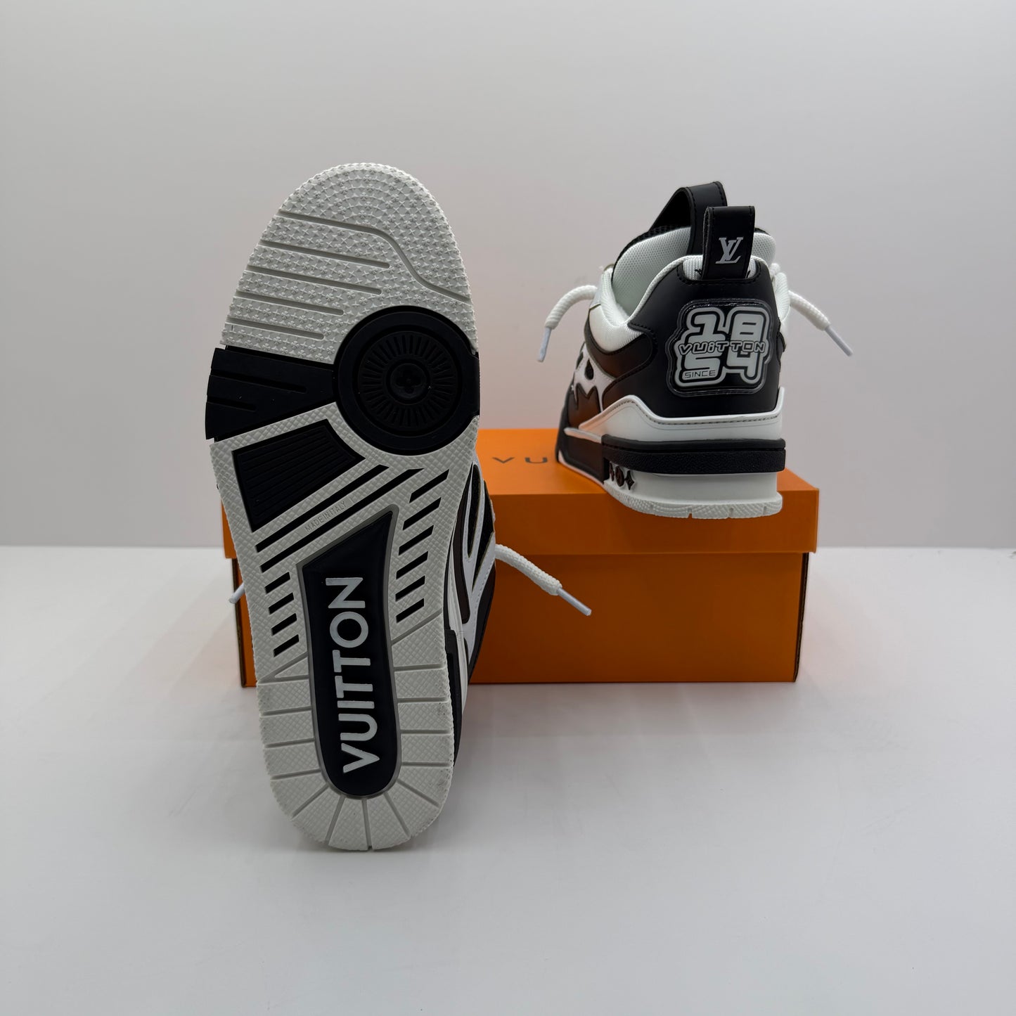 LV SKATE BLACK WHITE