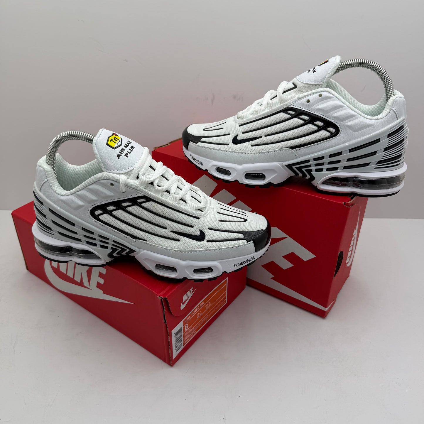 NIKE TUNED BLACK/WHITE