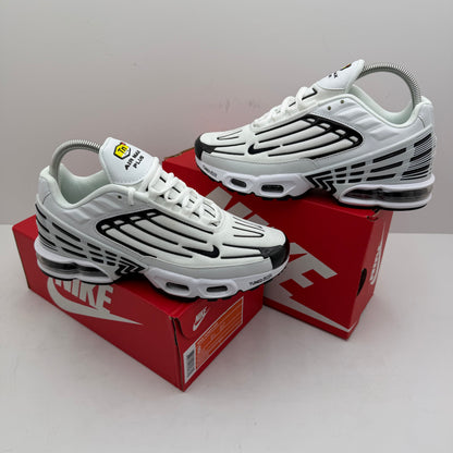NIKE TUNED BLACK/WHITE