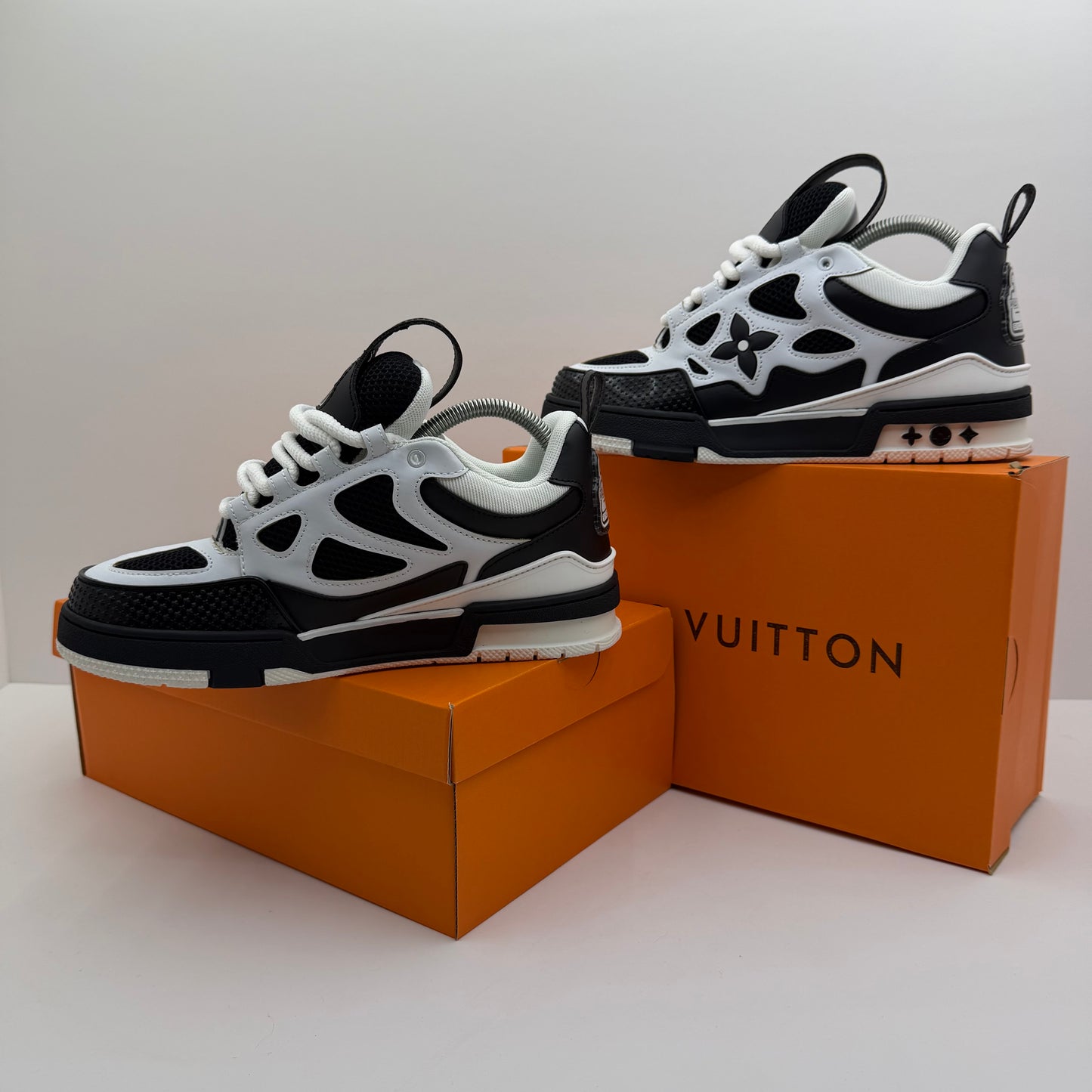 LV SKATE BLACK WHITE