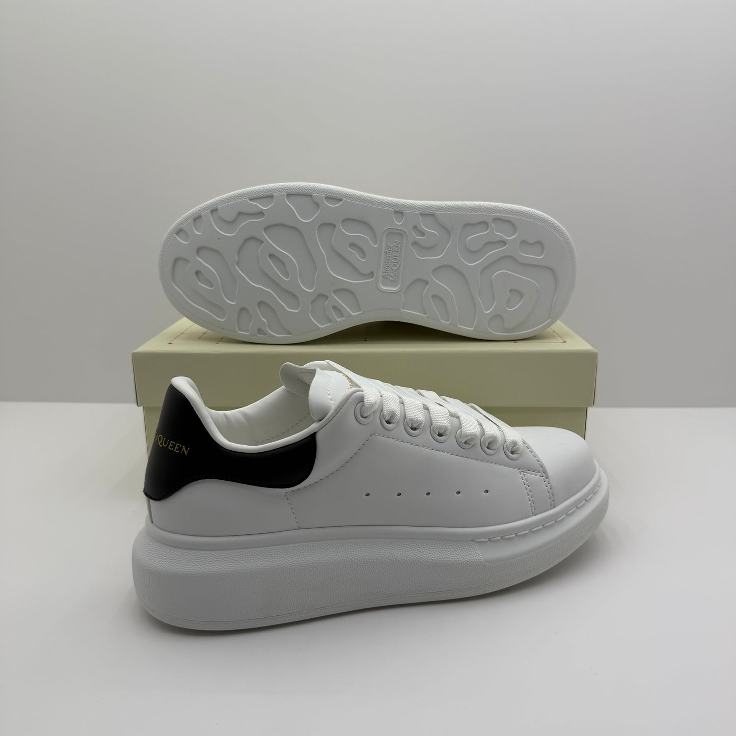Alexander McQueen White⚪️
