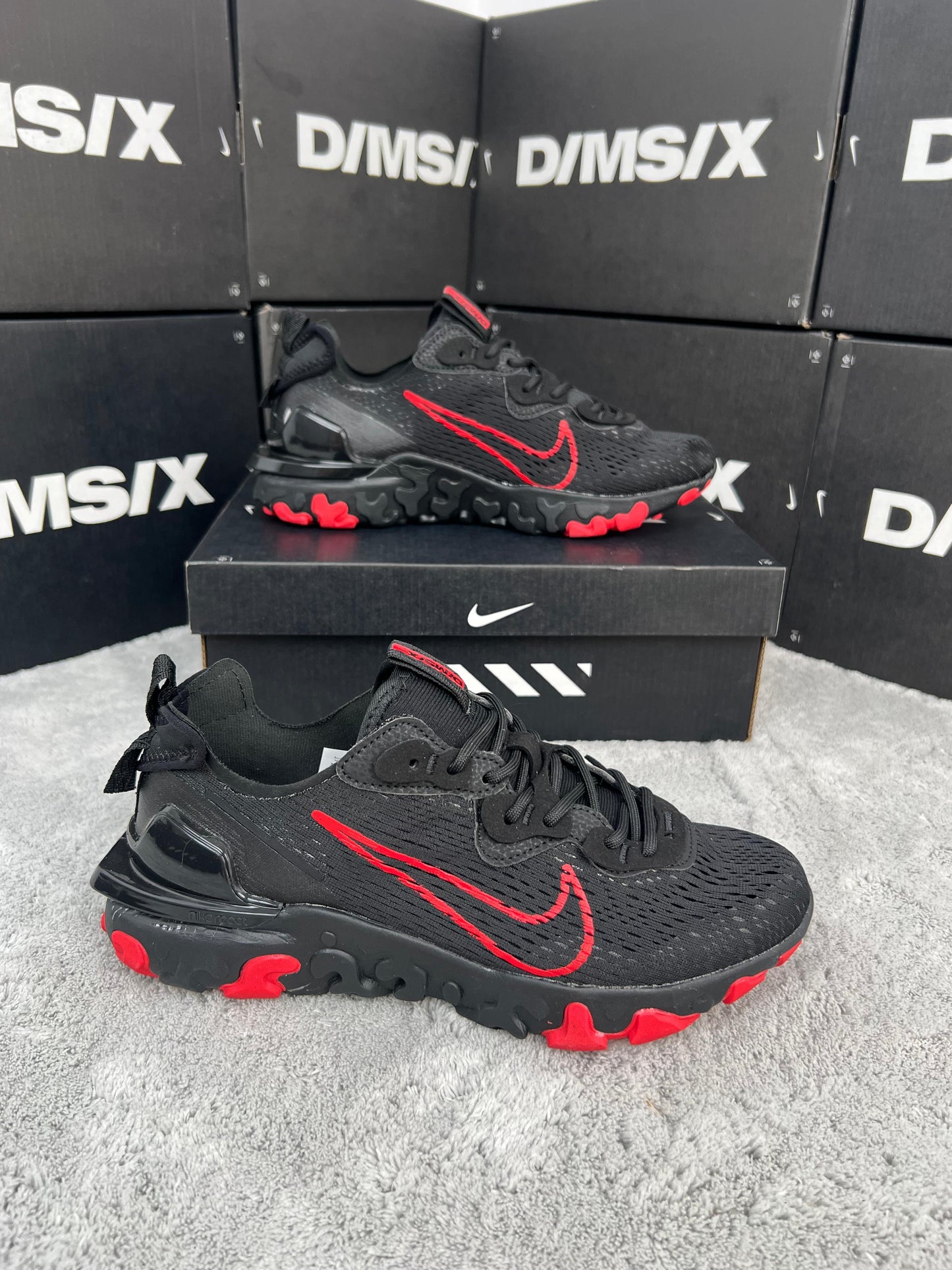 NIKE REACT BLACK/RED⚫️🔴