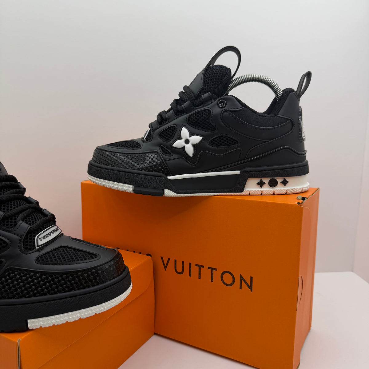 LV SKATE PRETO ⚫️