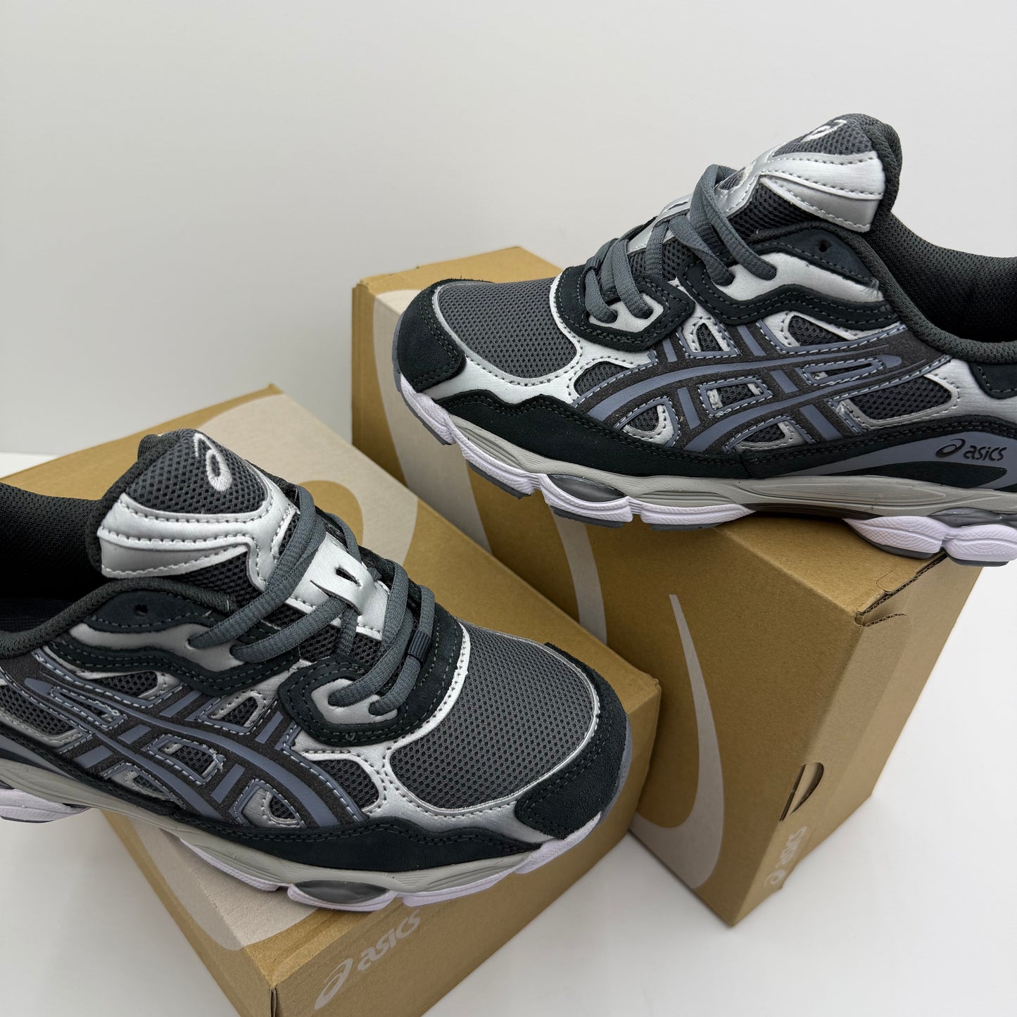 ASICS QUANTUM GEL NEW MODEL🤯