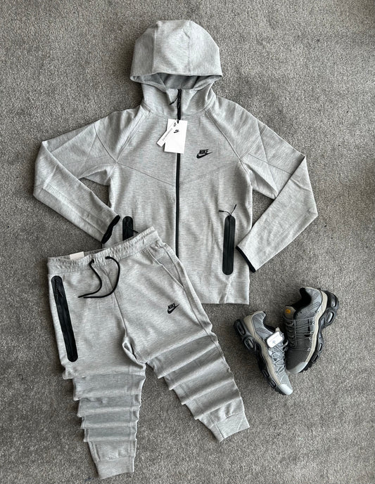 NIKE TECH FLEECE “FULL GREY 2024”🔥🥷🏿‼️