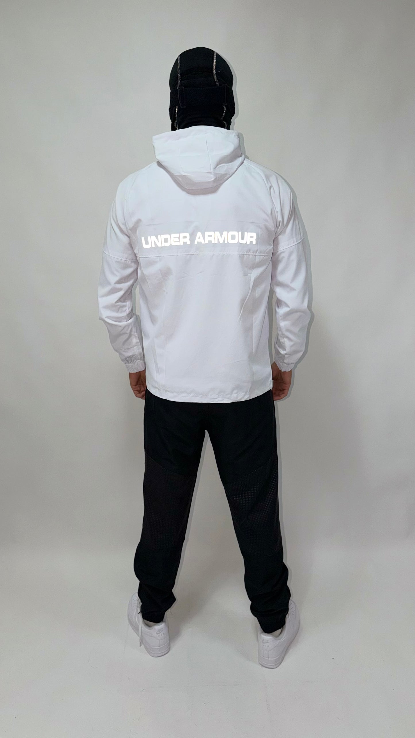 UNDER ARMOUR BLACK/WHITE 2