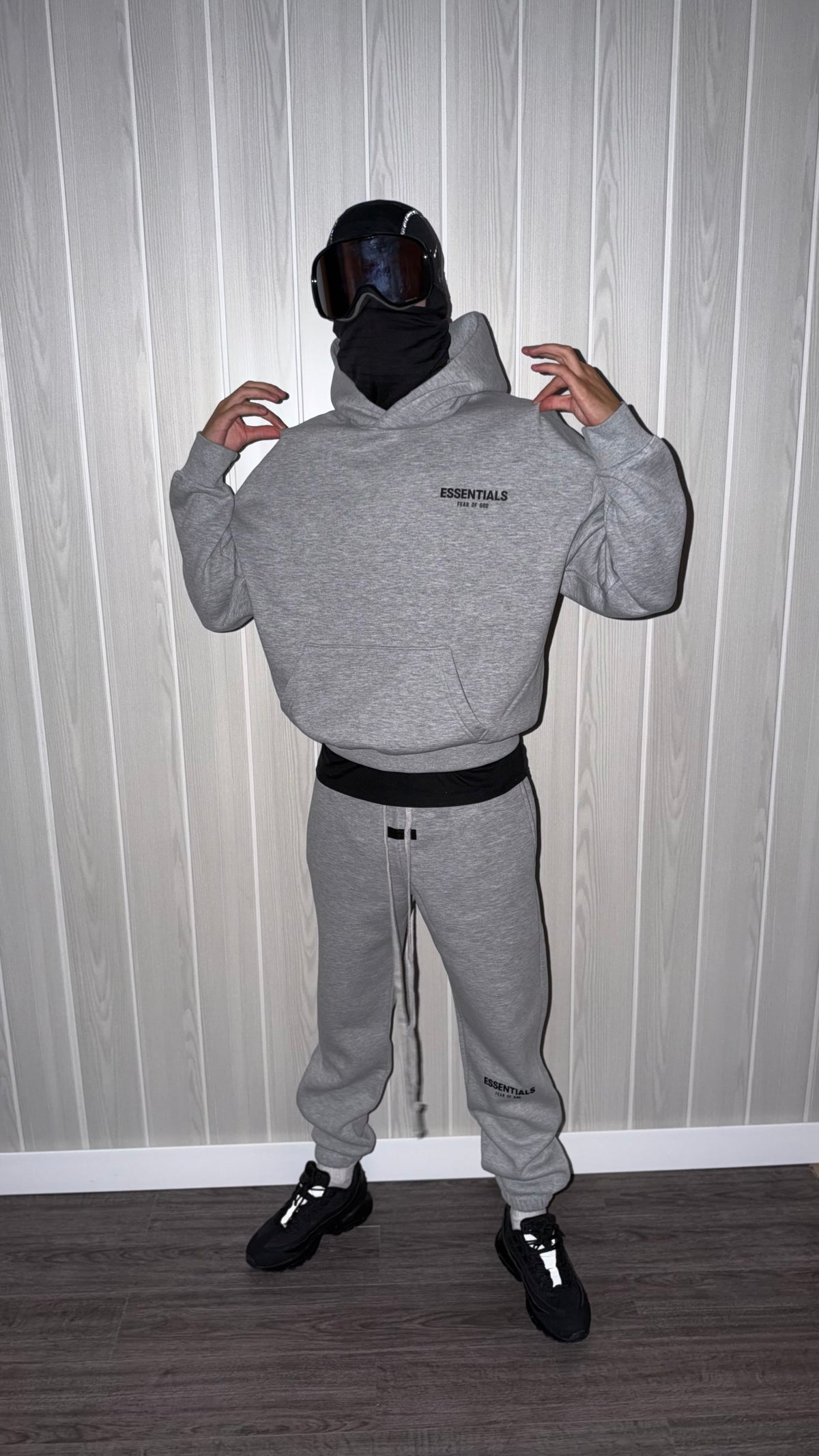 CONJUNTO ESSENTIALS GREY 🪙