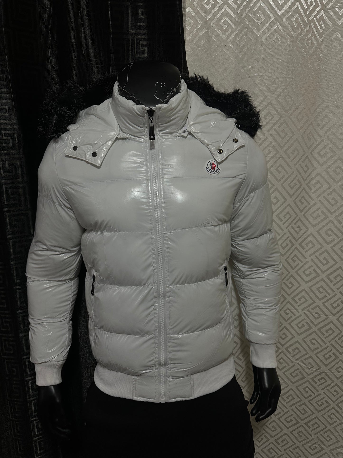 MONCLER JACKET WHITE⚪️💣