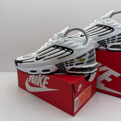NIKE TUNED BLACK/WHITE