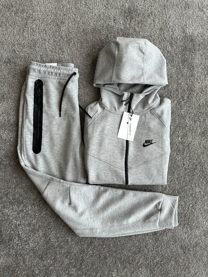 NIKE TECH FLEECE “FULL GREY 2024”🔥🥷🏿‼️