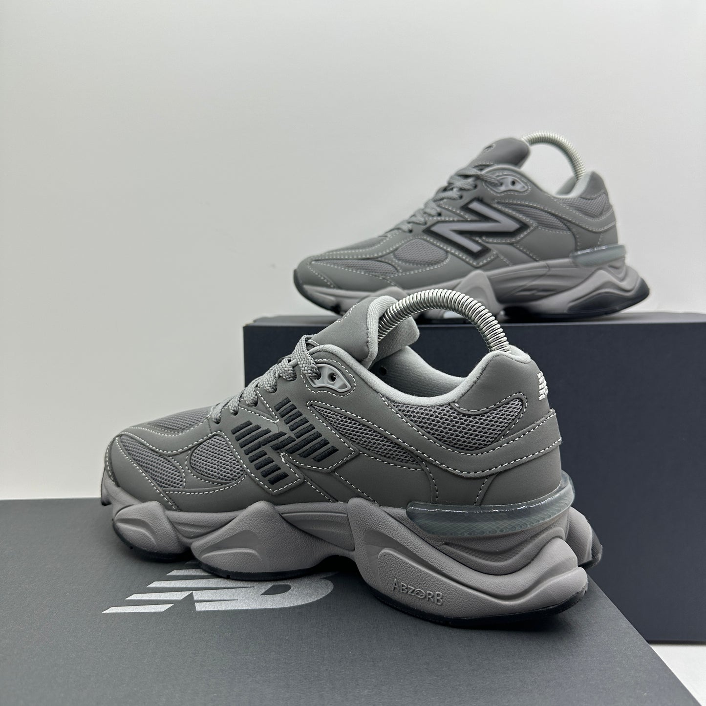NEW BALANCE 9060