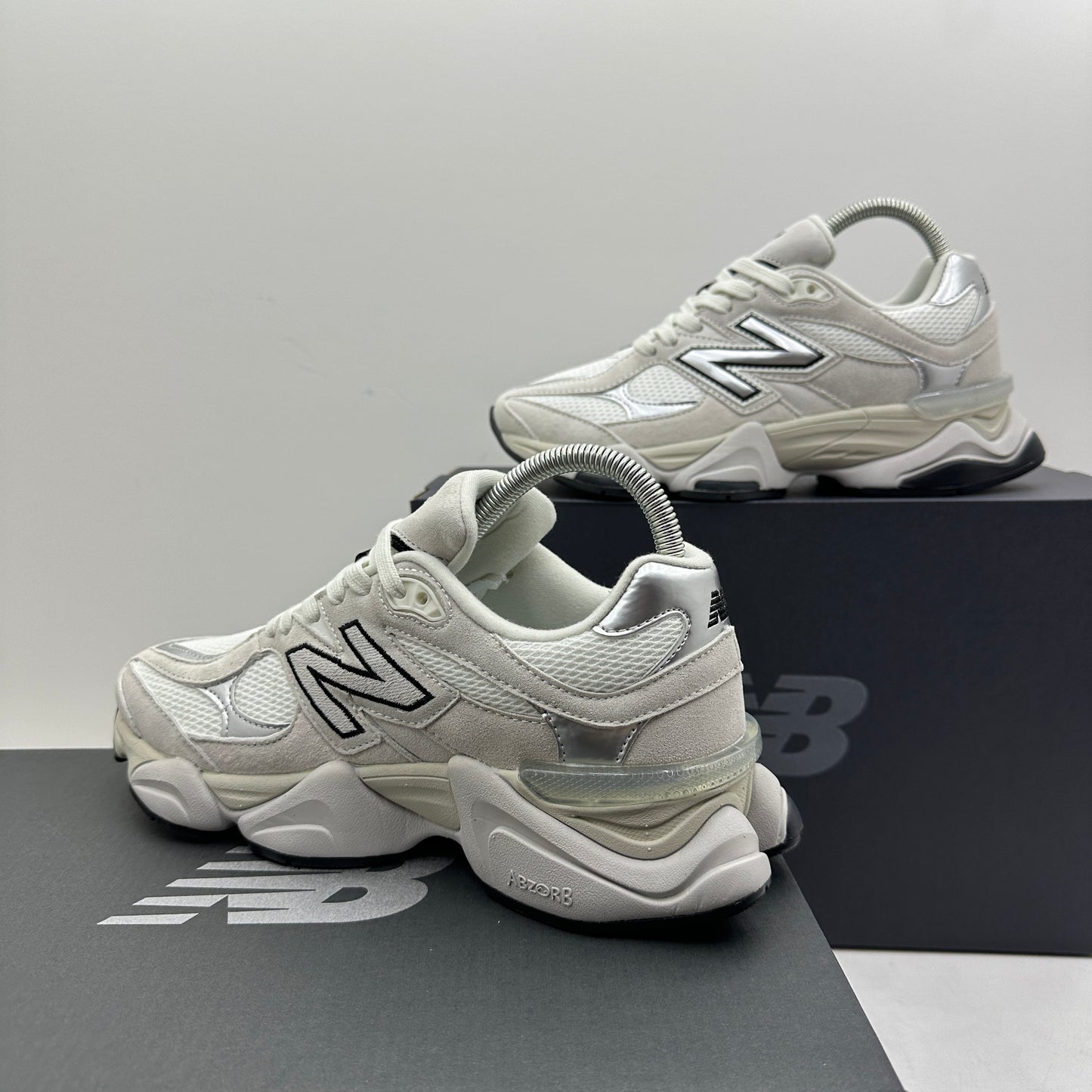 NEW BALANCE 9060