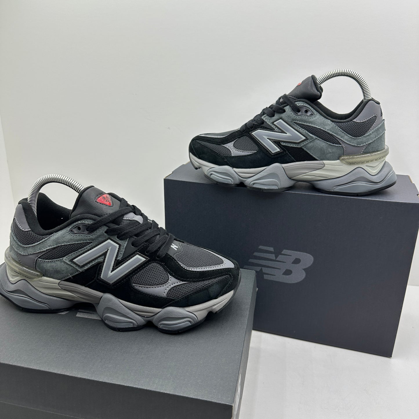 NEW BALANCE 9060