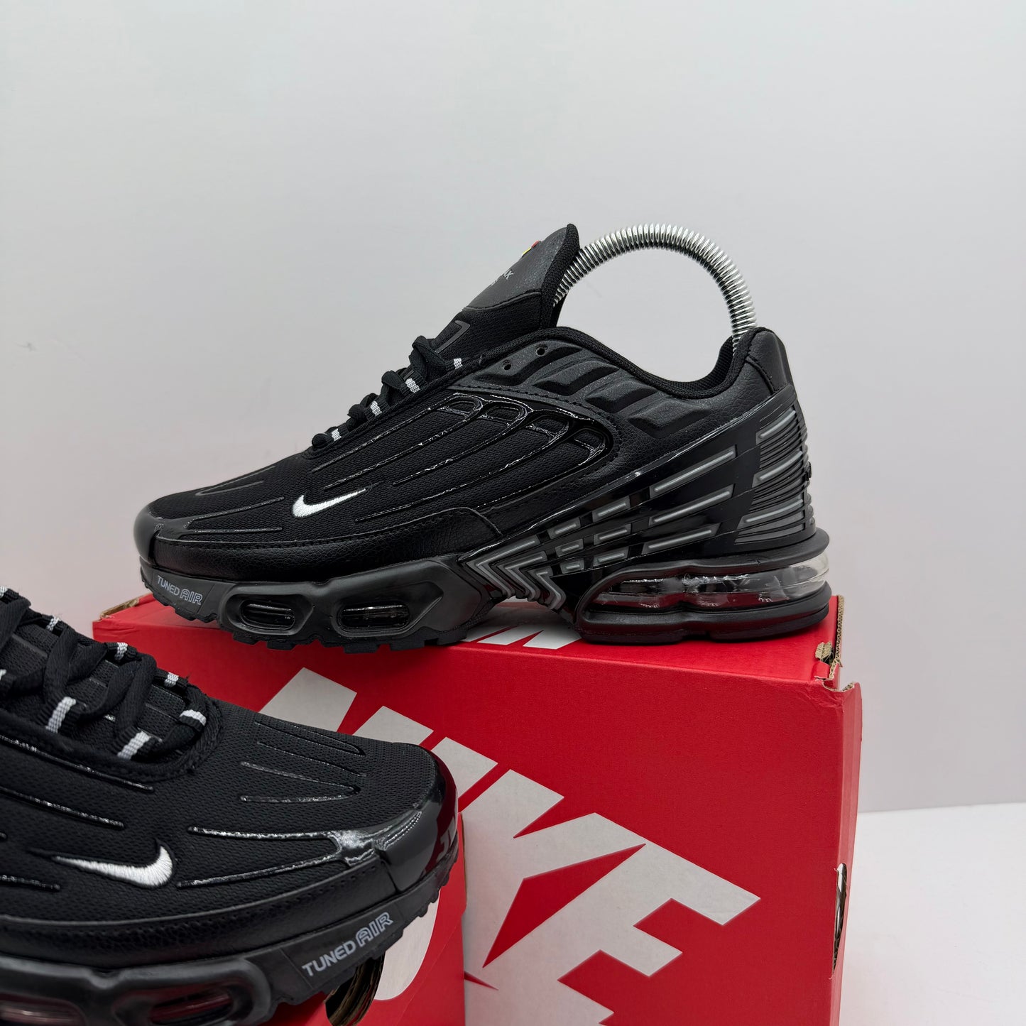 NIKE TUNED BLACK