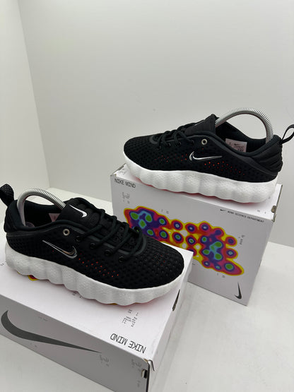 Zapatilla Nike Mind Black & White