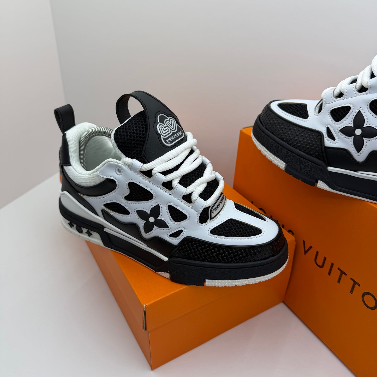 LV SKATE BLACK WHITE