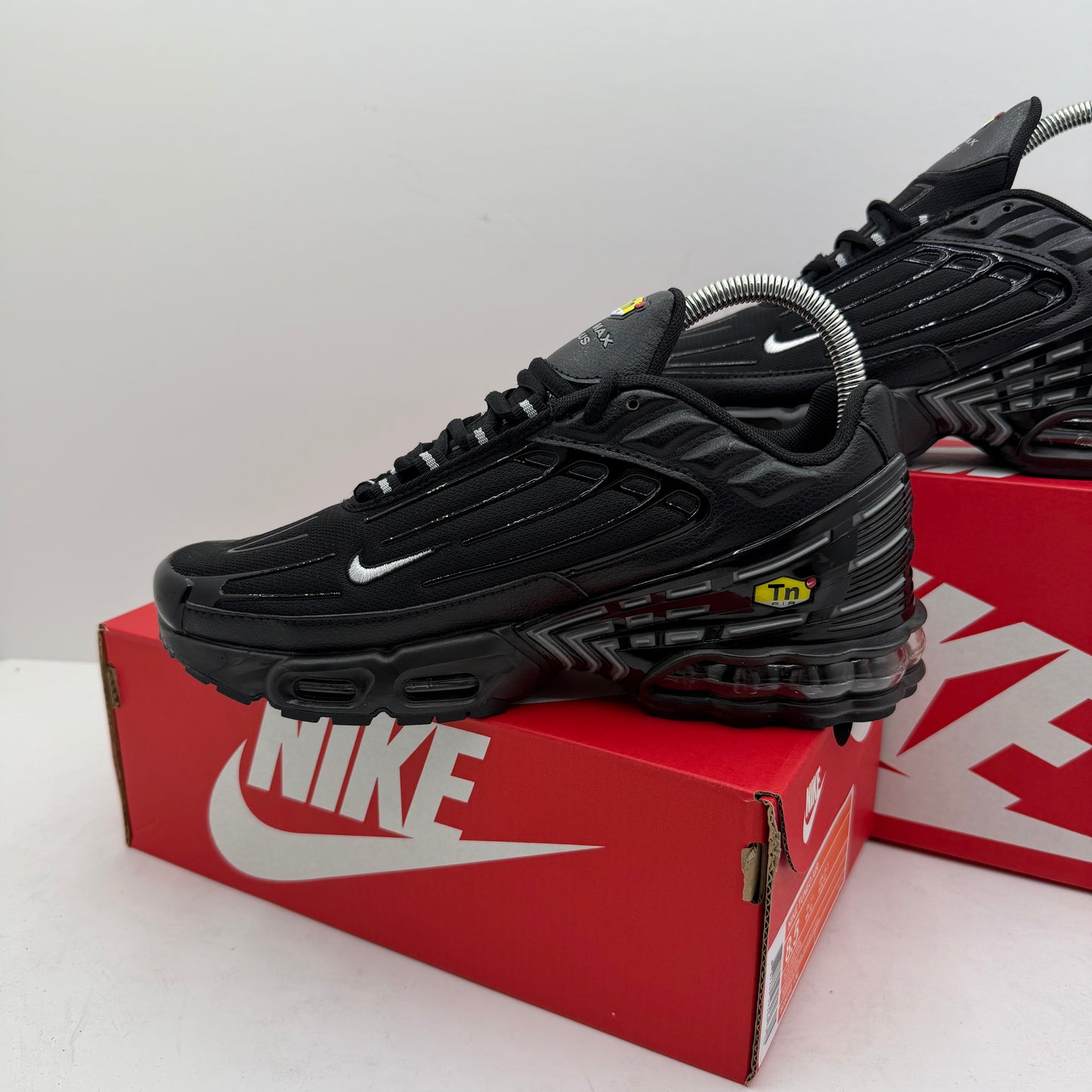 NIKE TUNED BLACK