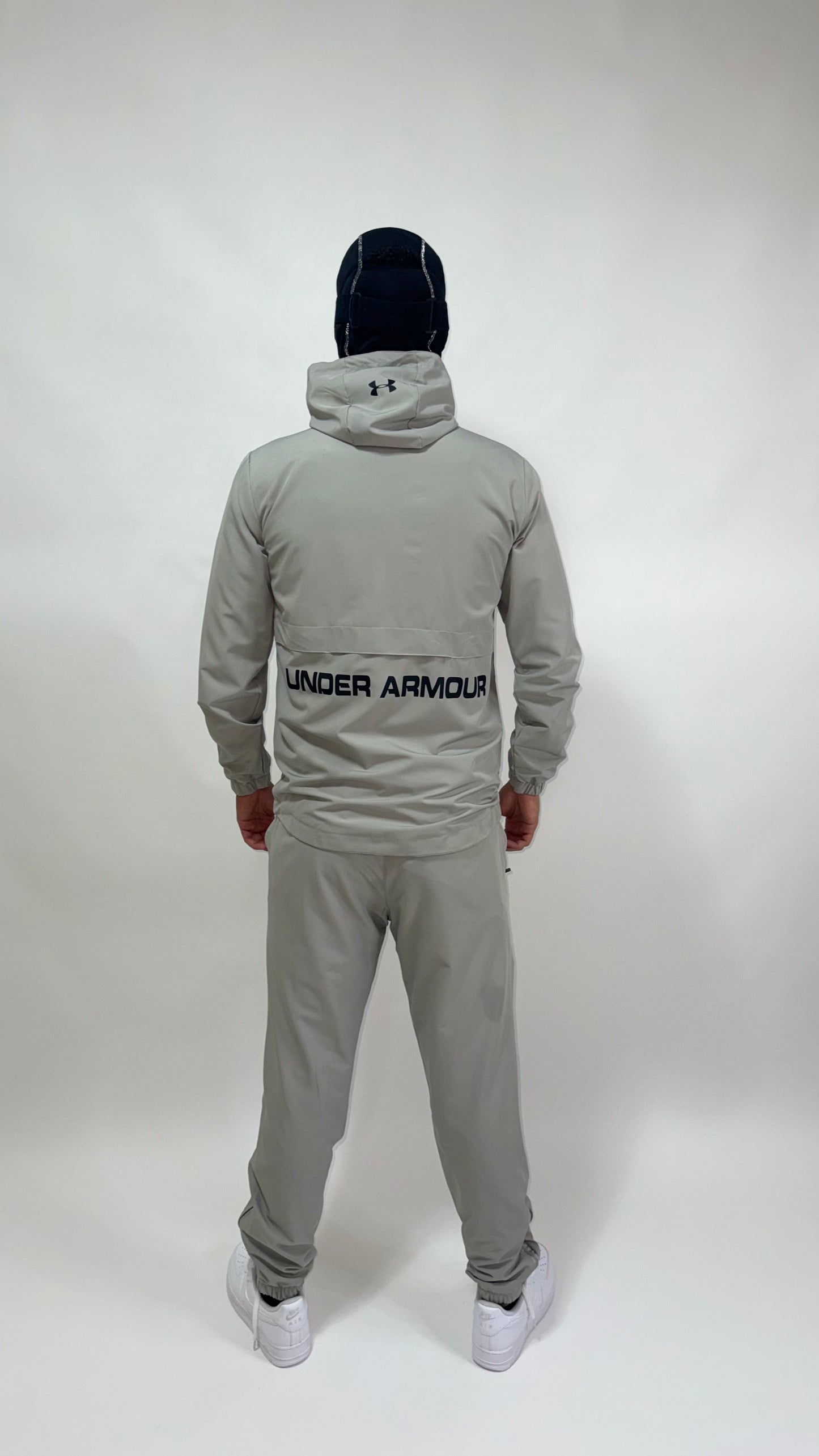 CHANDAL UNDER ARMOUR GREY🌑