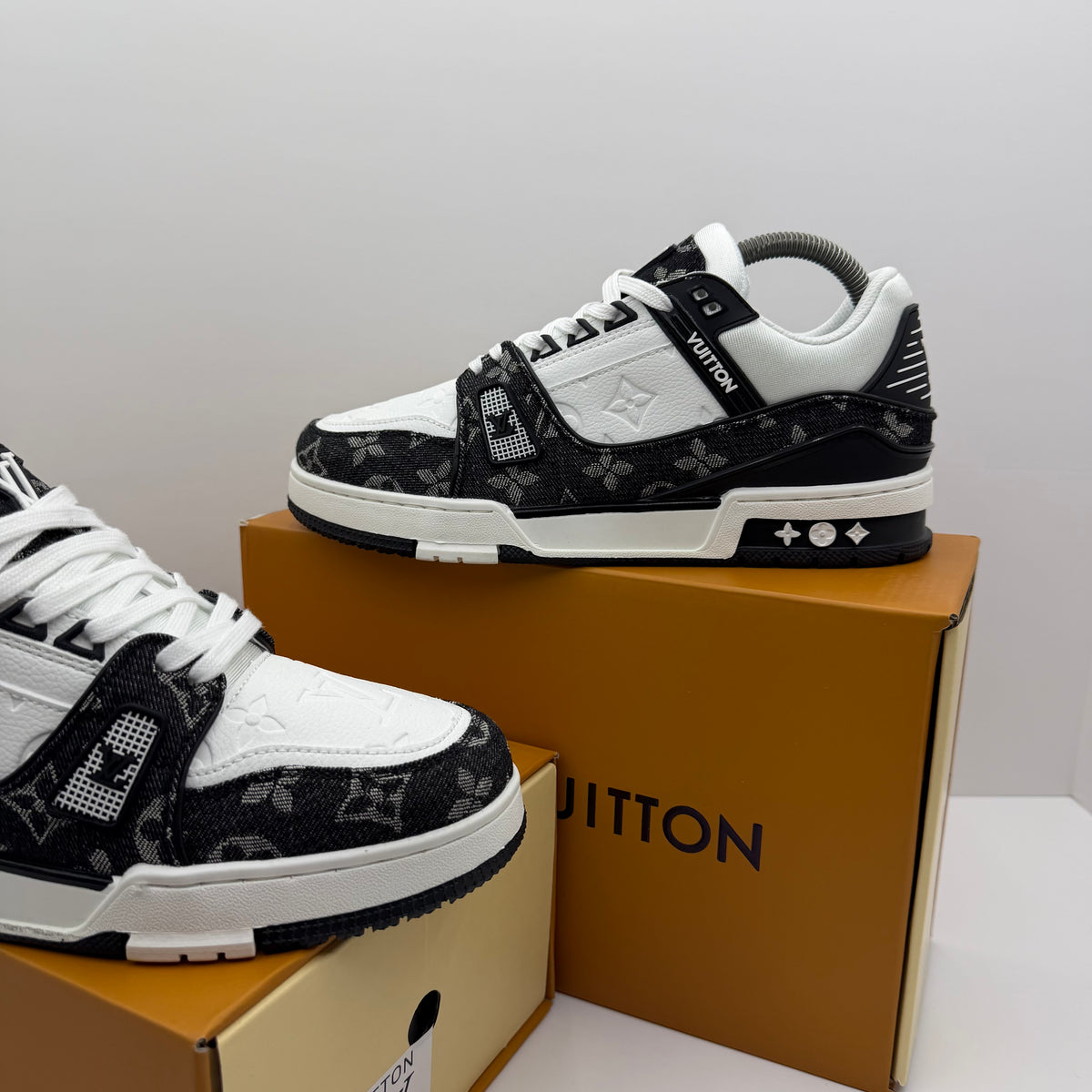 LV TRAINER BLACK/WHITE ⚫️⚪️