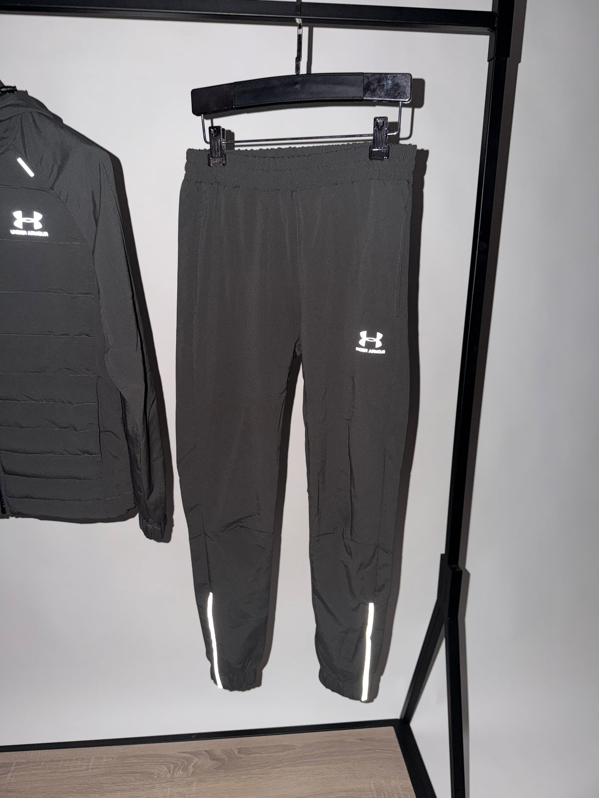 UNDER ARMOUR GREY 😍