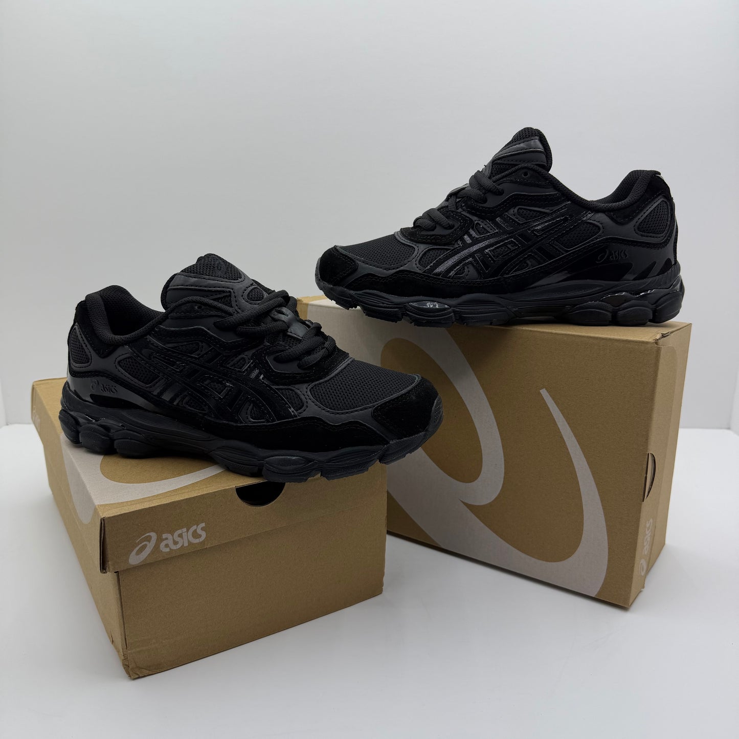 ASICS QUANTUM GEL BLACK⚫️