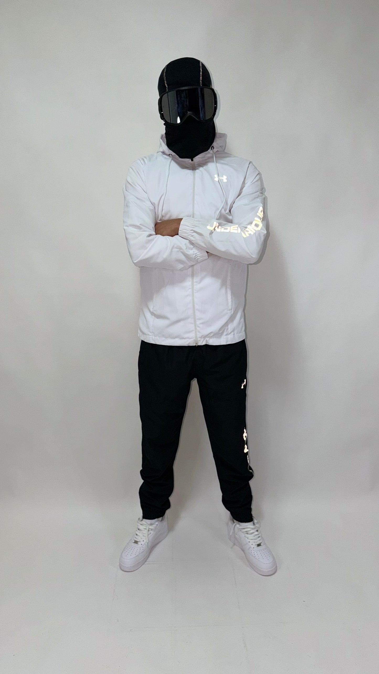 UNDER ARMOUR BLACK/WHITE 2