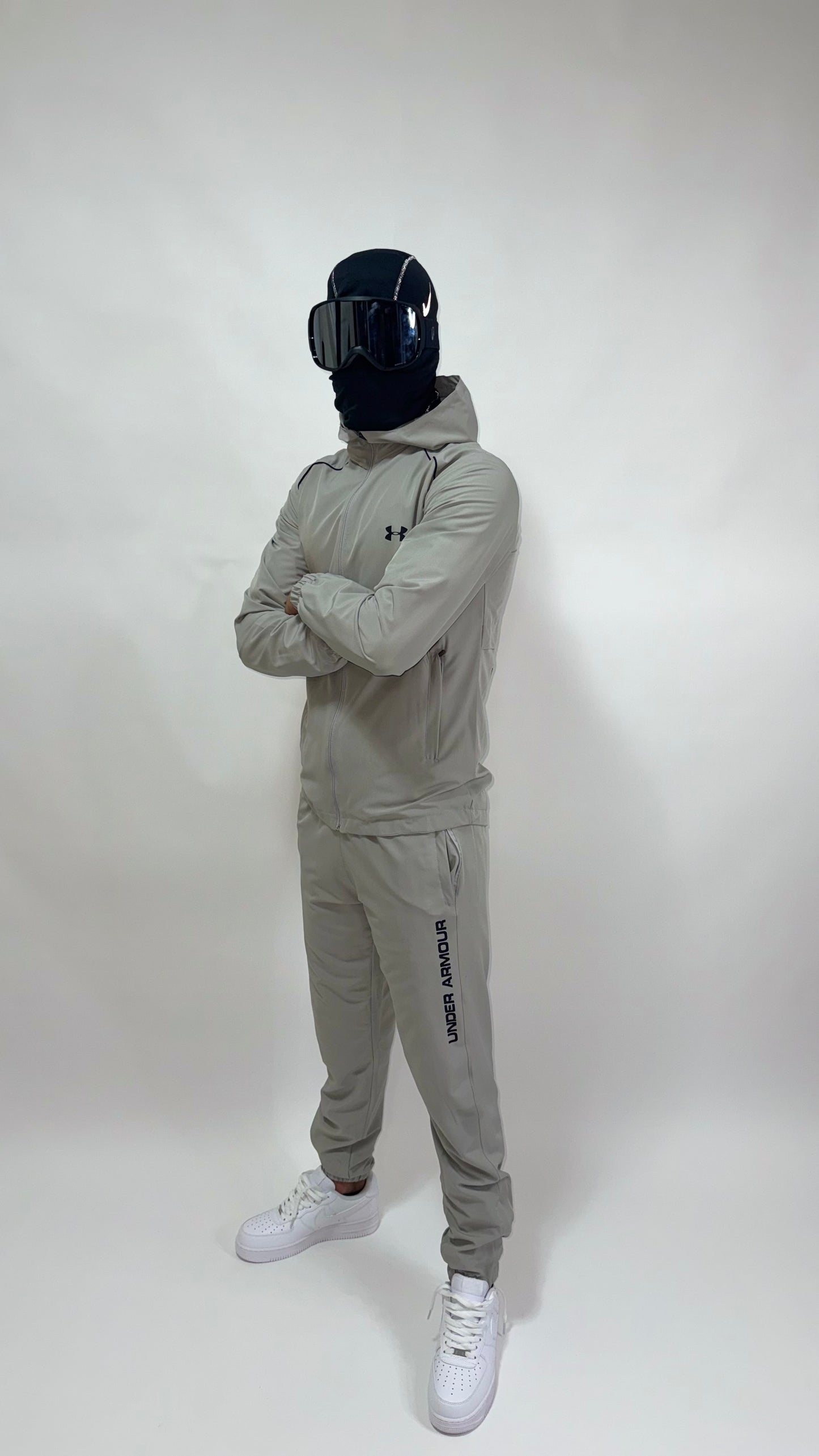 CHANDAL UNDER ARMOUR GREY🌑