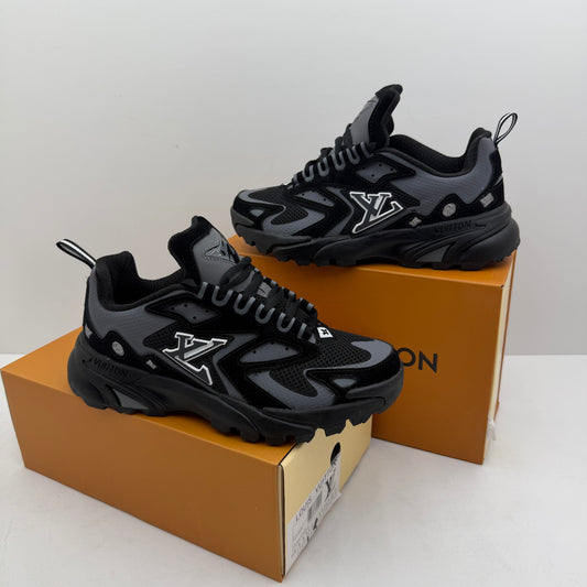 LV TATIC BLACK