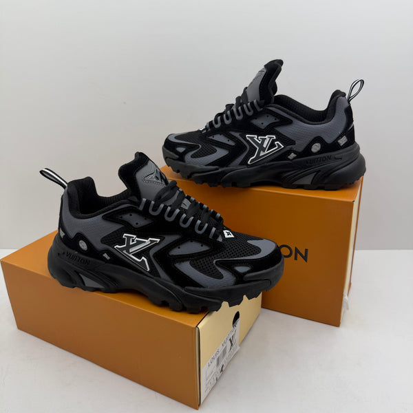 LV TATIC BLACK