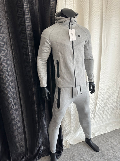 NIKE TECH FLEECE “FULL GREY 2024”🔥🥷🏿‼️