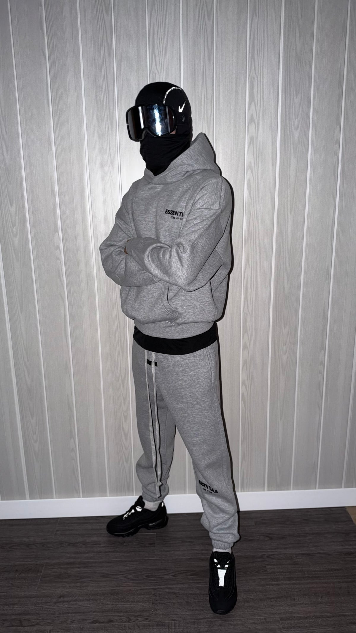 CONJUNTO ESSENTIALS GREY 🪙