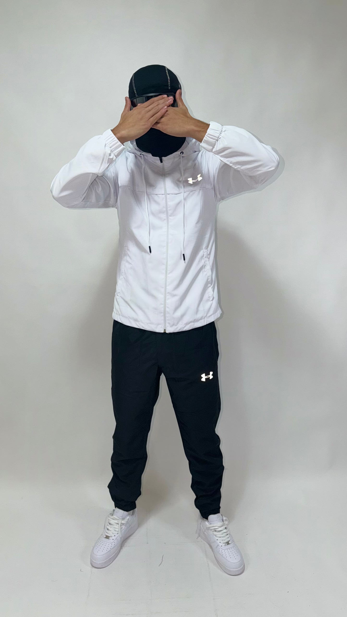 UNDER ARMOUR BLACK/WHITE 1