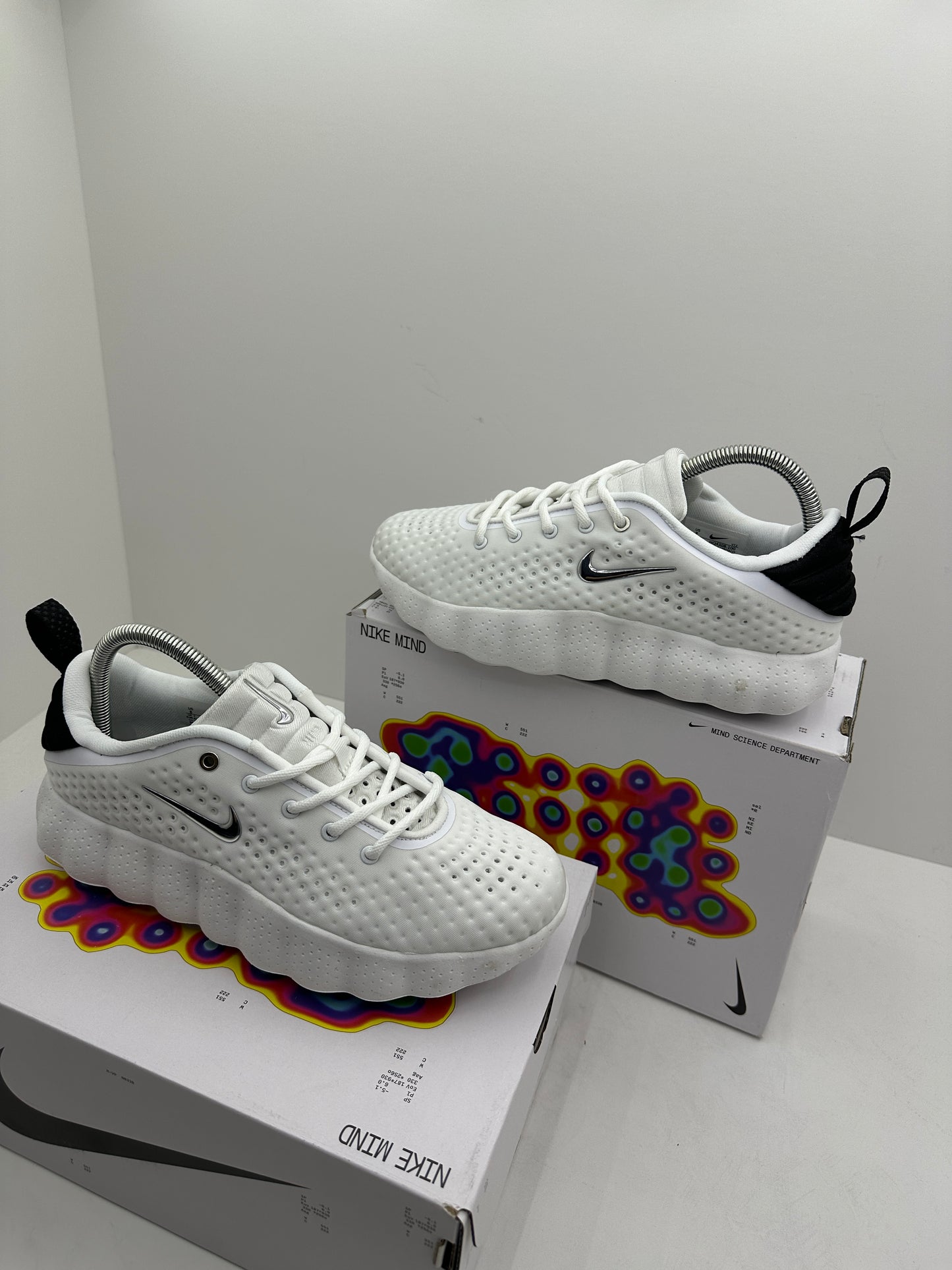 Zapatilla Nike Mind White & Black