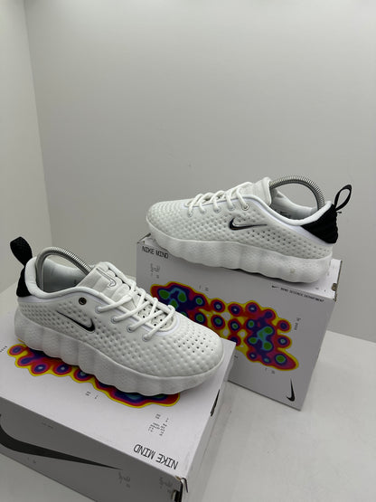 Zapatilla Nike Mind White & Black