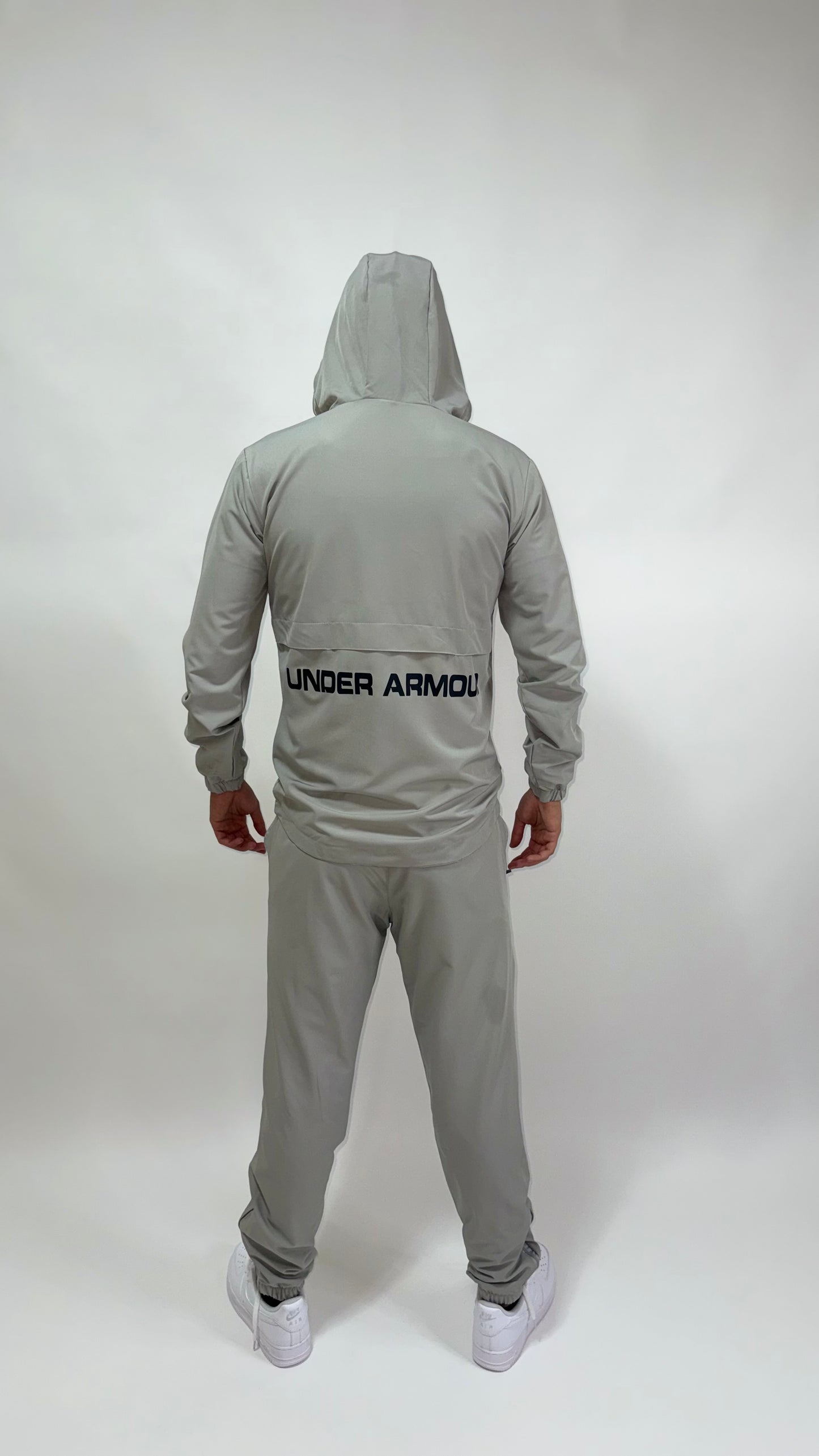 CHANDAL UNDER ARMOUR GREY🌑