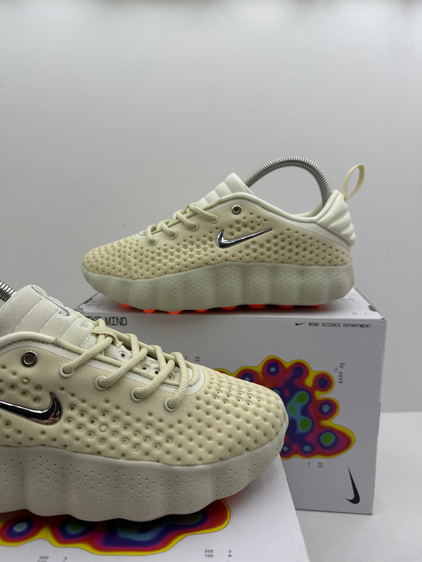 Zapatilla Nike Mind Beige