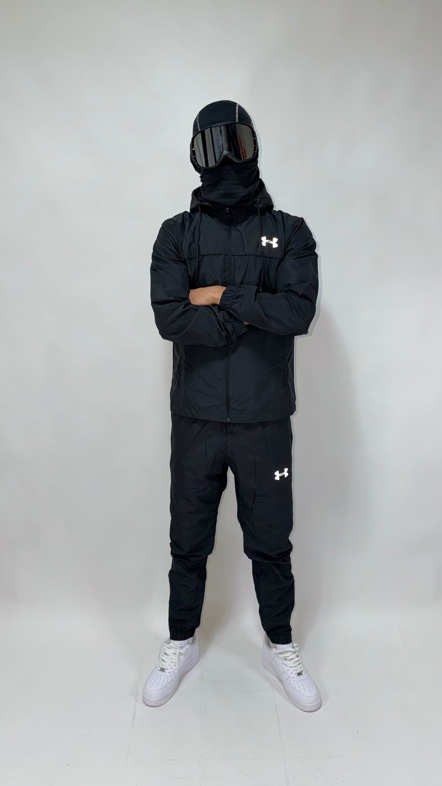 UNDER ARMOUR BLACK 1