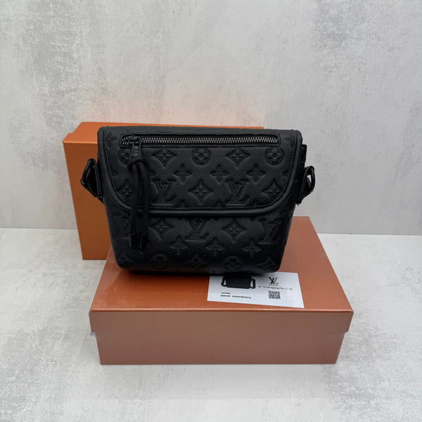 MALA A TIRACORPO LOUIS VUITTON 🔥 ALTA QUALIDADE G5 ✅ UNIDADES LIMITADAS ‼️ CORRE QUE VOAM ⚡️⚡️