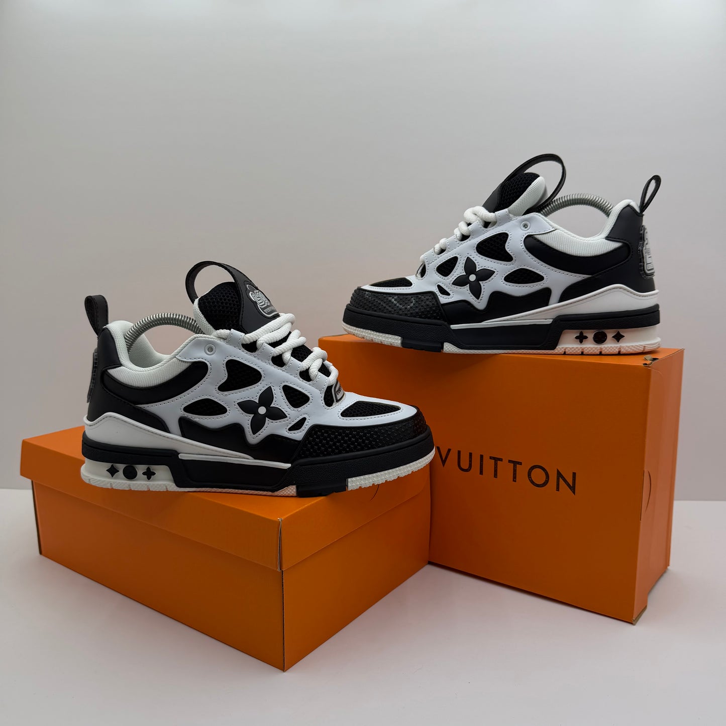 LV SKATE BLACK WHITE