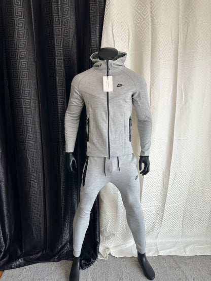 NIKE TECH FLEECE “FULL GREY 2024”🔥🥷🏿‼️