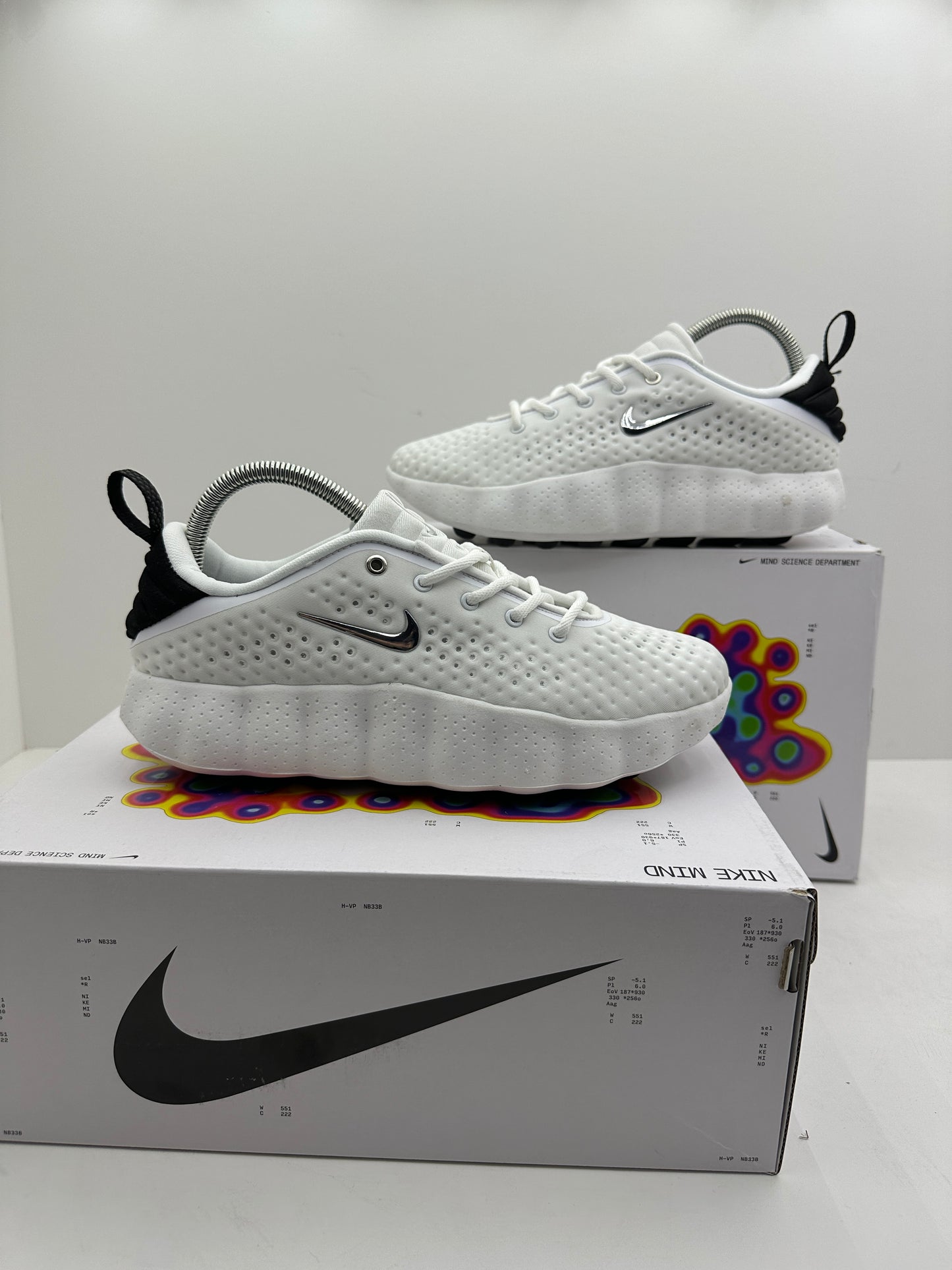 Zapatilla Nike Mind White & Black