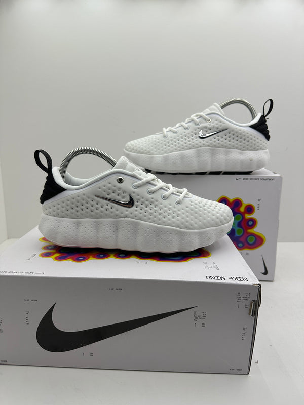 Zapatilla Nike Mind White & Black