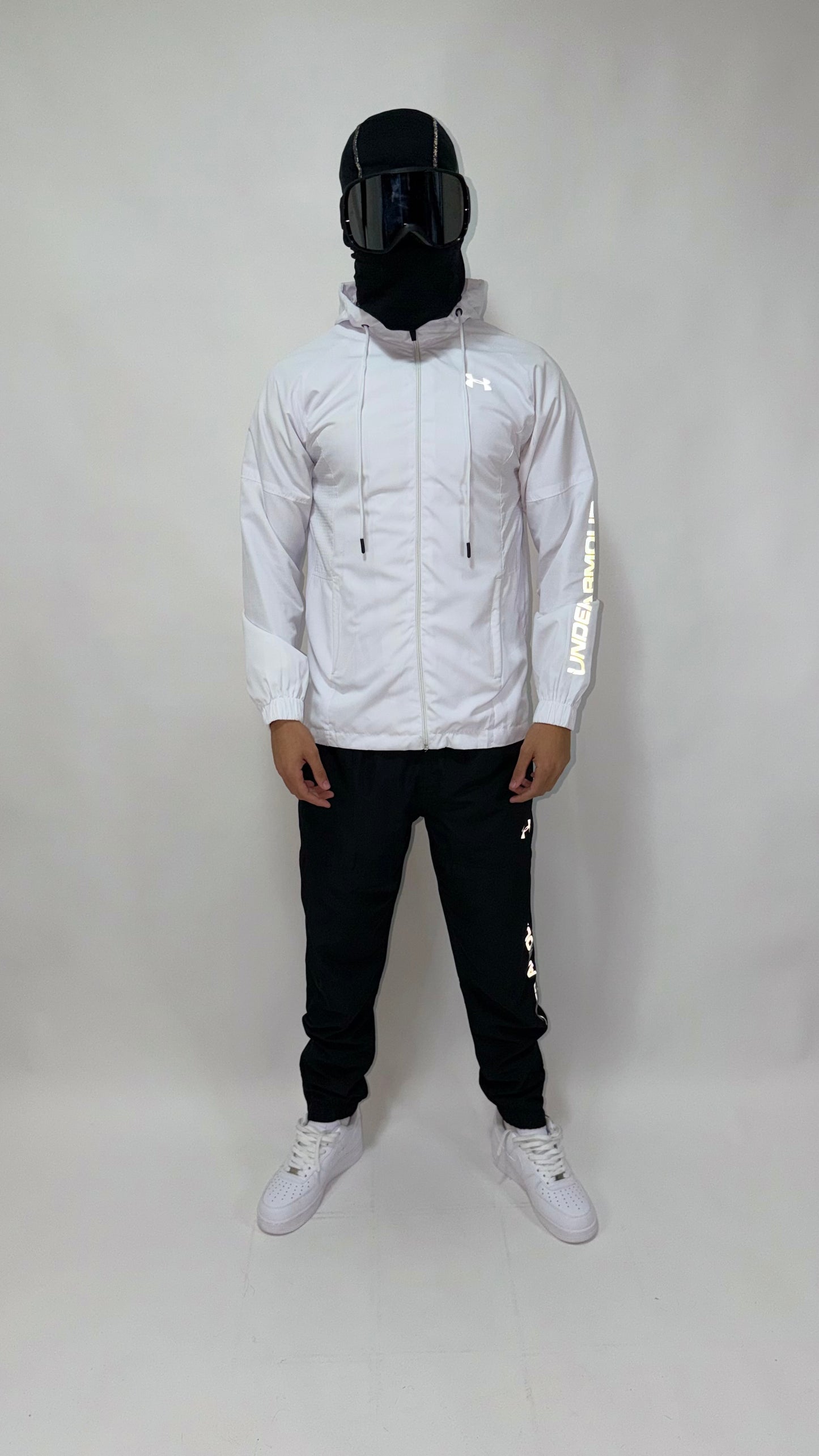 UNDER ARMOUR BLACK/WHITE 2